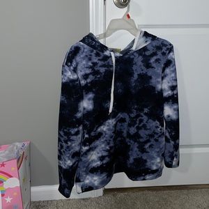 tie dye navy blue hoodie, size large, bobbie brooks